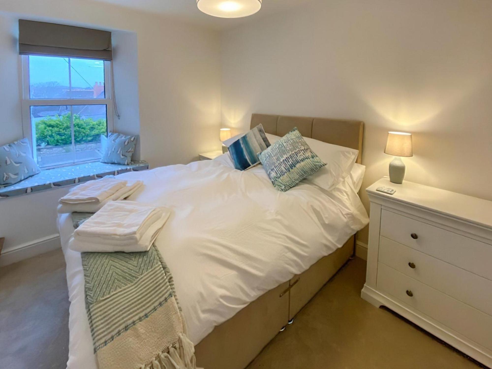 Bluebell House Villa Tenby Bagian luar foto