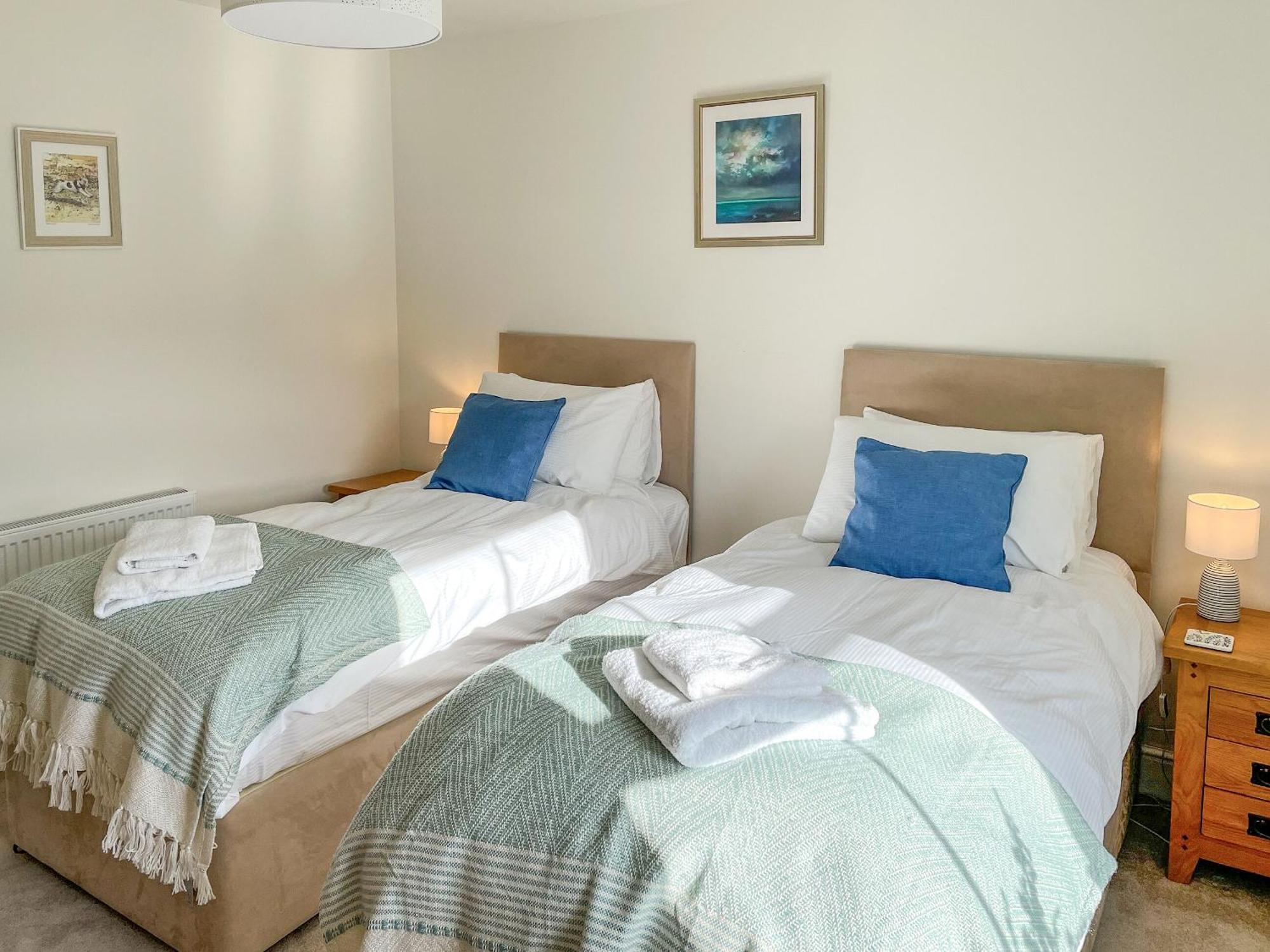 Bluebell House Villa Tenby Bagian luar foto